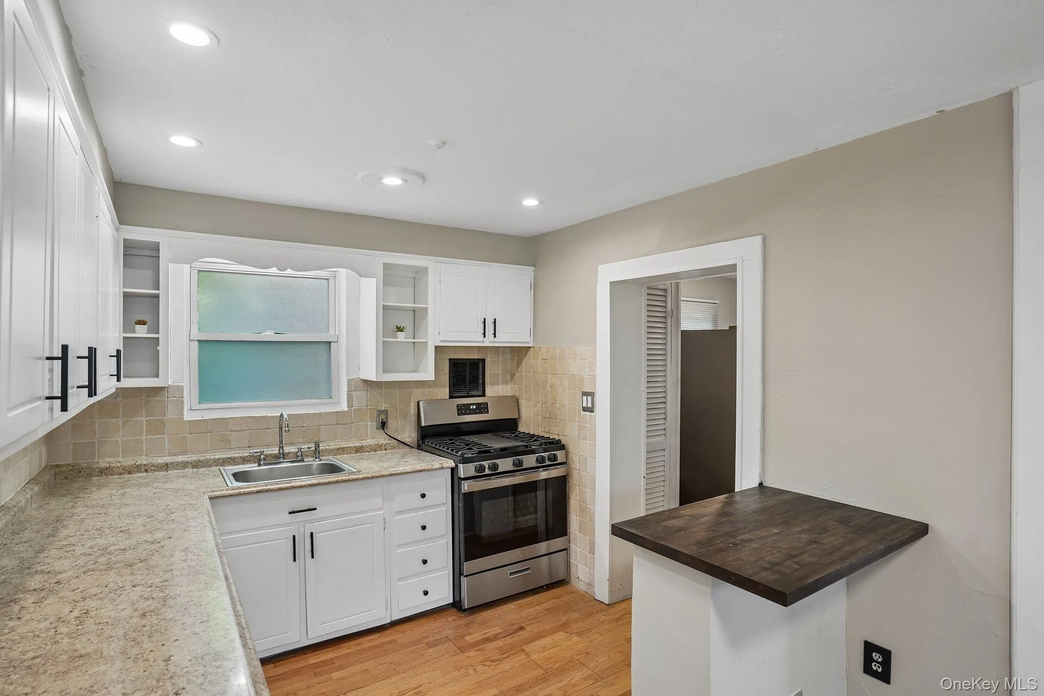 2 St Anthony Avenue, Clarkstown, NY, 2 Bedrooms Bedrooms, 6 Rooms Rooms,1 BathroomBathrooms,Residential,For Rent,St Anthony,0,976017 2 St Anthony Avenue, Clarkstown, NY, 2 Bedrooms Bedrooms, 6 Rooms Rooms,1 BathroomBathrooms,Residential,For Rent,St Anthony,0,976017