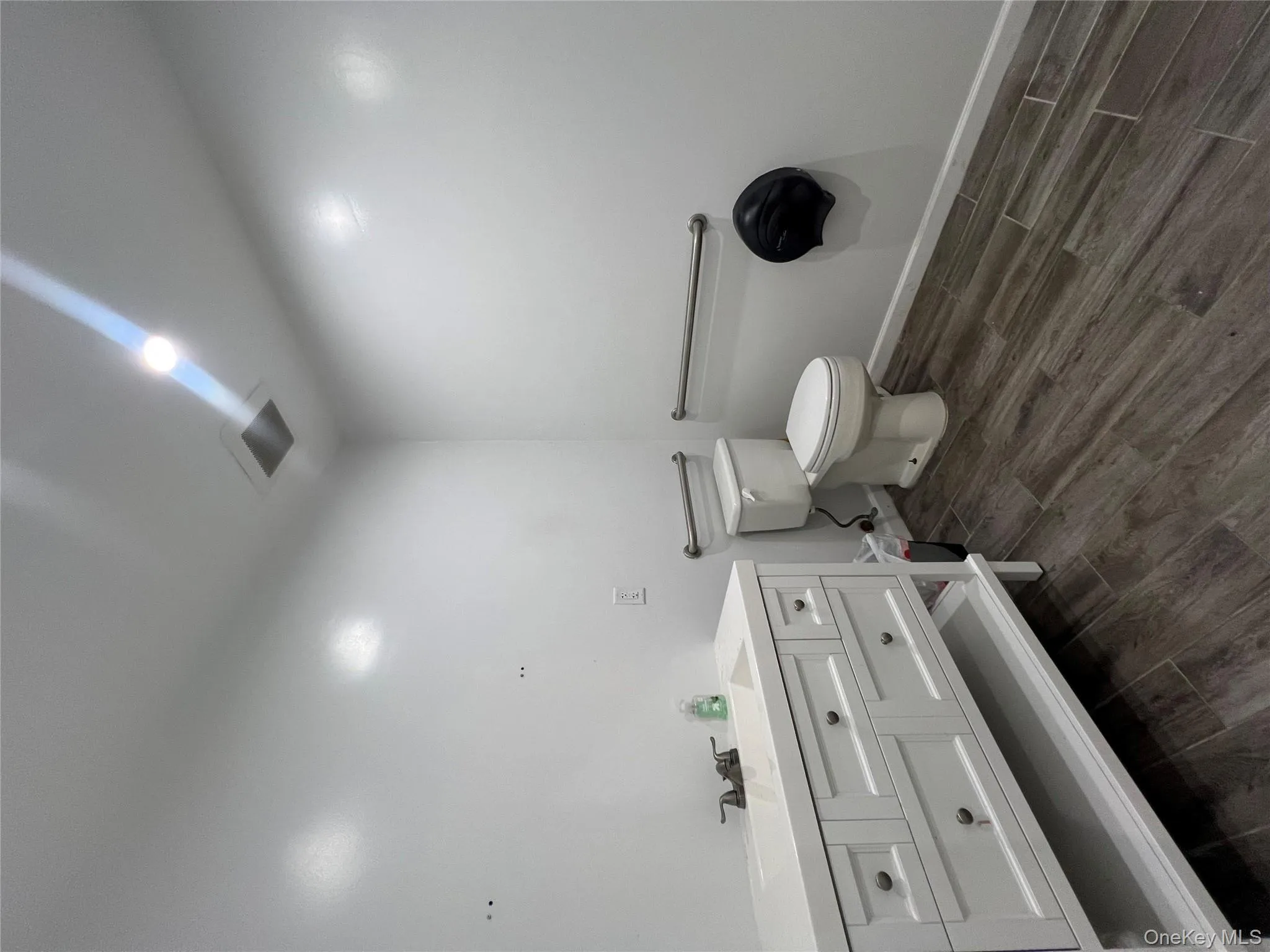 190 Margaretta Avenue, Oyster Bay, NY, ,Commercial Lease,For Rent,Margaretta,0,976049 190 Margaretta Avenue, Oyster Bay, NY, ,Commercial Lease,For Rent,Margaretta,0,976049