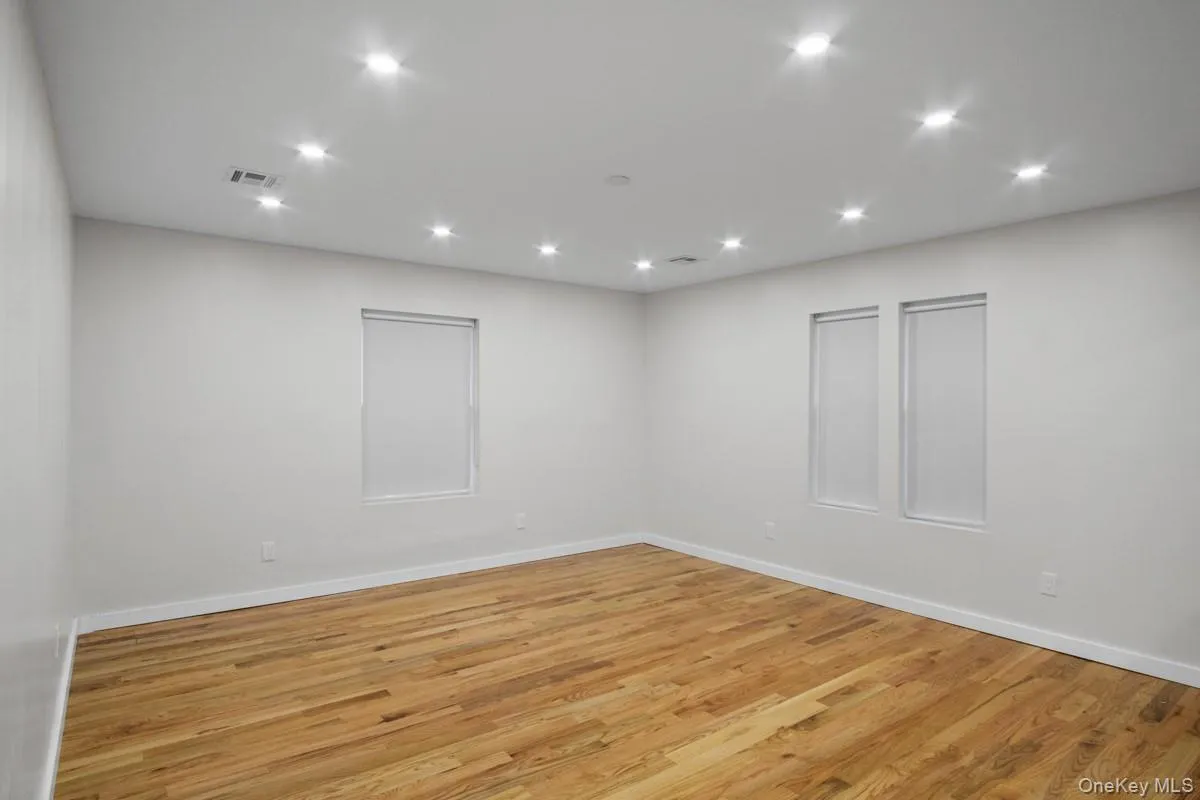 35 Woodcliff Avenue, Thompson, NY, 5 Bedrooms Bedrooms, 9 Rooms Rooms,2 BathroomsBathrooms,Residential,For Rent,Woodcliff,0,976063 35 Woodcliff Avenue, Thompson, NY, 5 Bedrooms Bedrooms, 9 Rooms Rooms,2 BathroomsBathrooms,Residential,For Rent,Woodcliff,0,976063