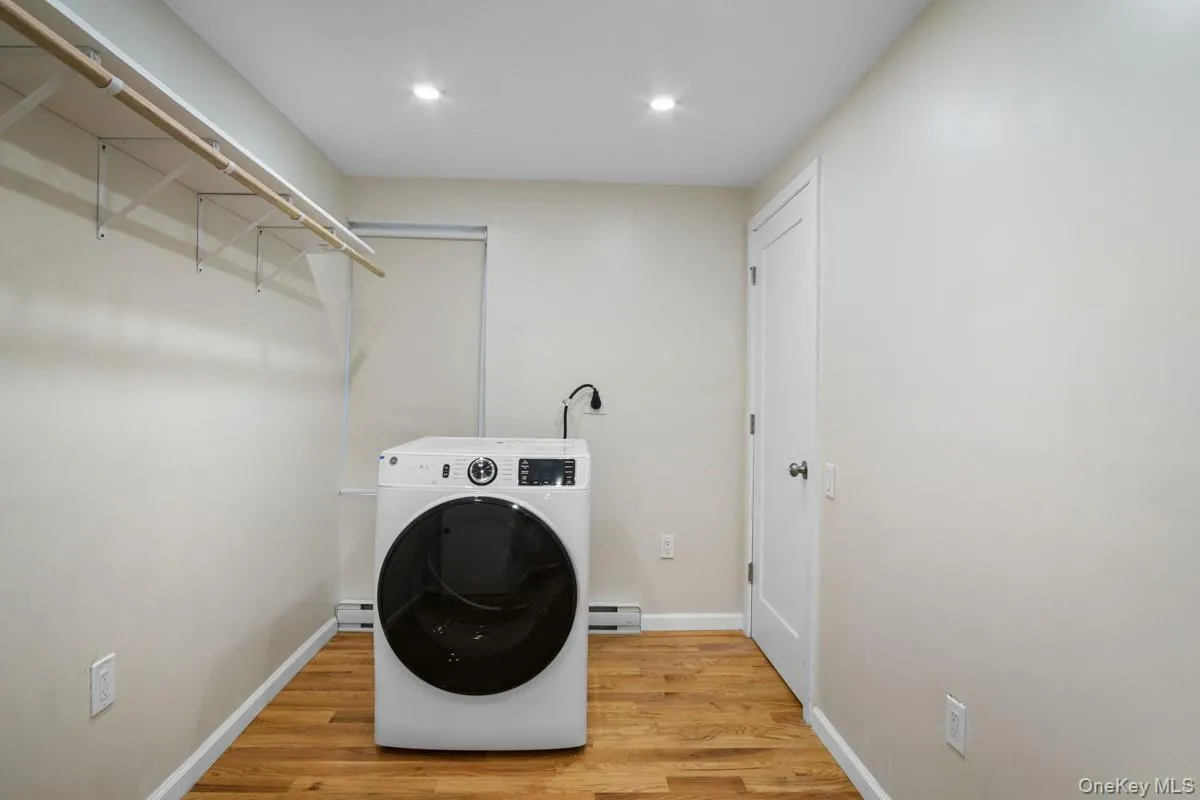 35 Woodcliff Avenue, Thompson, NY, 5 Bedrooms Bedrooms, 9 Rooms Rooms,2 BathroomsBathrooms,Residential,For Rent,Woodcliff,0,976063 35 Woodcliff Avenue, Thompson, NY, 5 Bedrooms Bedrooms, 9 Rooms Rooms,2 BathroomsBathrooms,Residential,For Rent,Woodcliff,0,976063