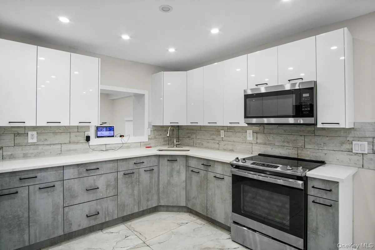 35 Woodcliff Avenue, Thompson, NY, 5 Bedrooms Bedrooms, 9 Rooms Rooms,2 BathroomsBathrooms,Residential,For Rent,Woodcliff,0,976063 35 Woodcliff Avenue, Thompson, NY, 5 Bedrooms Bedrooms, 9 Rooms Rooms,2 BathroomsBathrooms,Residential,For Rent,Woodcliff,0,976063