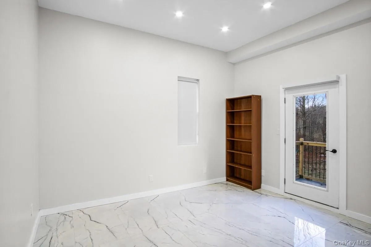 35 Woodcliff Avenue, Thompson, NY, 5 Bedrooms Bedrooms, 9 Rooms Rooms,2 BathroomsBathrooms,Residential,For Rent,Woodcliff,0,976063 35 Woodcliff Avenue, Thompson, NY, 5 Bedrooms Bedrooms, 9 Rooms Rooms,2 BathroomsBathrooms,Residential,For Rent,Woodcliff,0,976063