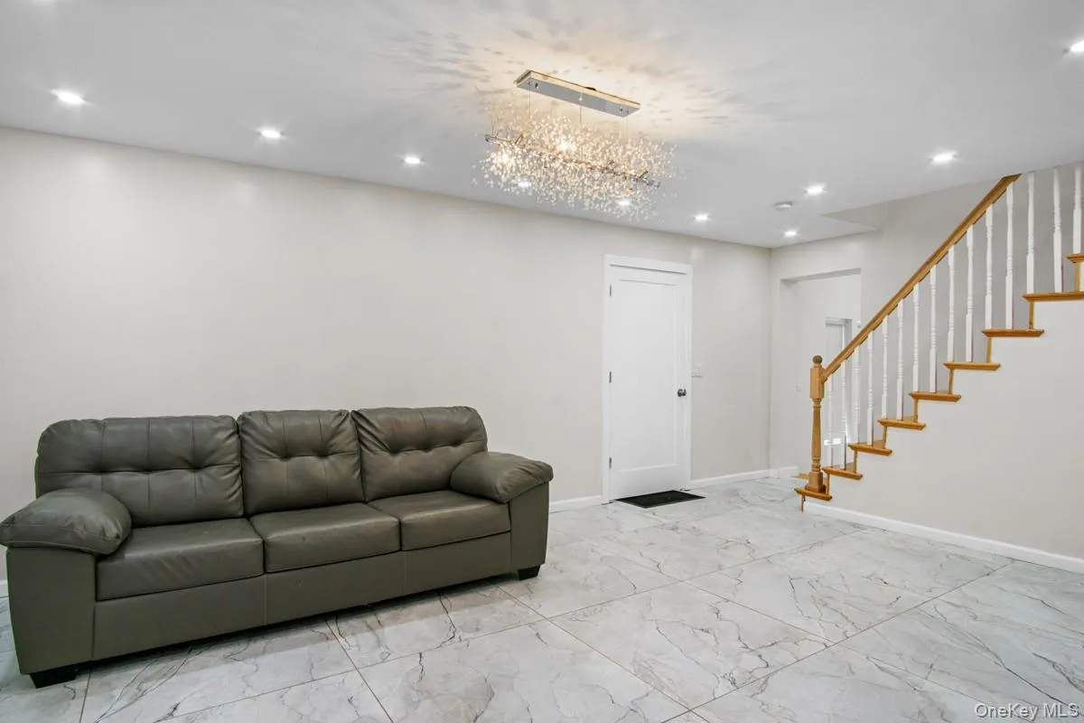 35 Woodcliff Avenue, Thompson, NY, 5 Bedrooms Bedrooms, 9 Rooms Rooms,2 BathroomsBathrooms,Residential,For Rent,Woodcliff,0,976063 35 Woodcliff Avenue, Thompson, NY, 5 Bedrooms Bedrooms, 9 Rooms Rooms,2 BathroomsBathrooms,Residential,For Rent,Woodcliff,0,976063