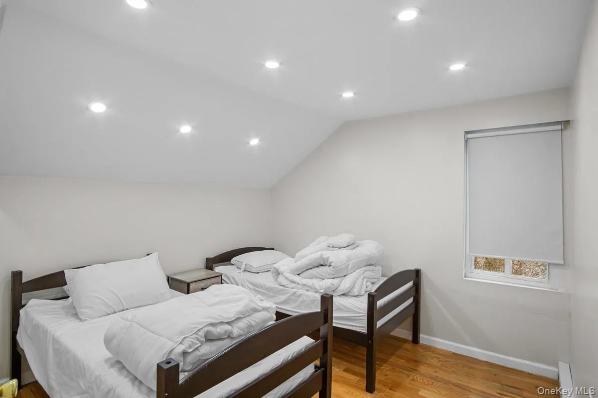 35 Woodcliff Avenue, Thompson, NY, 5 Bedrooms Bedrooms, 9 Rooms Rooms,2 BathroomsBathrooms,Residential,For Rent,Woodcliff,0,976063 35 Woodcliff Avenue, Thompson, NY, 5 Bedrooms Bedrooms, 9 Rooms Rooms,2 BathroomsBathrooms,Residential,For Rent,Woodcliff,0,976063