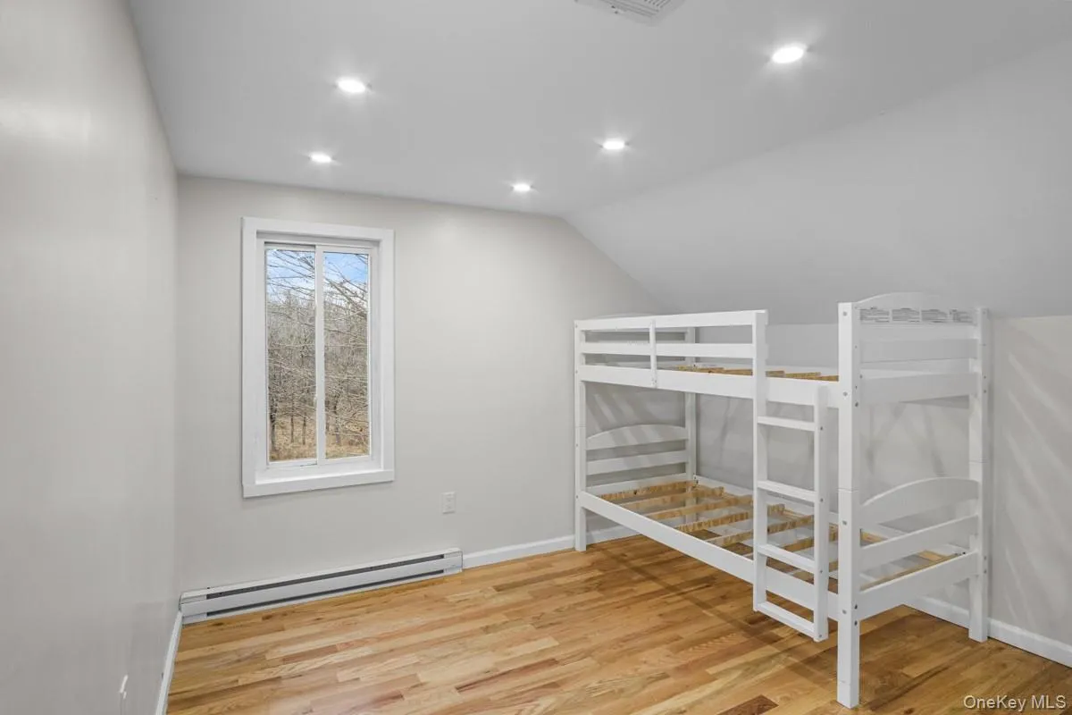 35 Woodcliff Avenue, Thompson, NY, 5 Bedrooms Bedrooms, 9 Rooms Rooms,2 BathroomsBathrooms,Residential,For Rent,Woodcliff,0,976063 35 Woodcliff Avenue, Thompson, NY, 5 Bedrooms Bedrooms, 9 Rooms Rooms,2 BathroomsBathrooms,Residential,For Rent,Woodcliff,0,976063