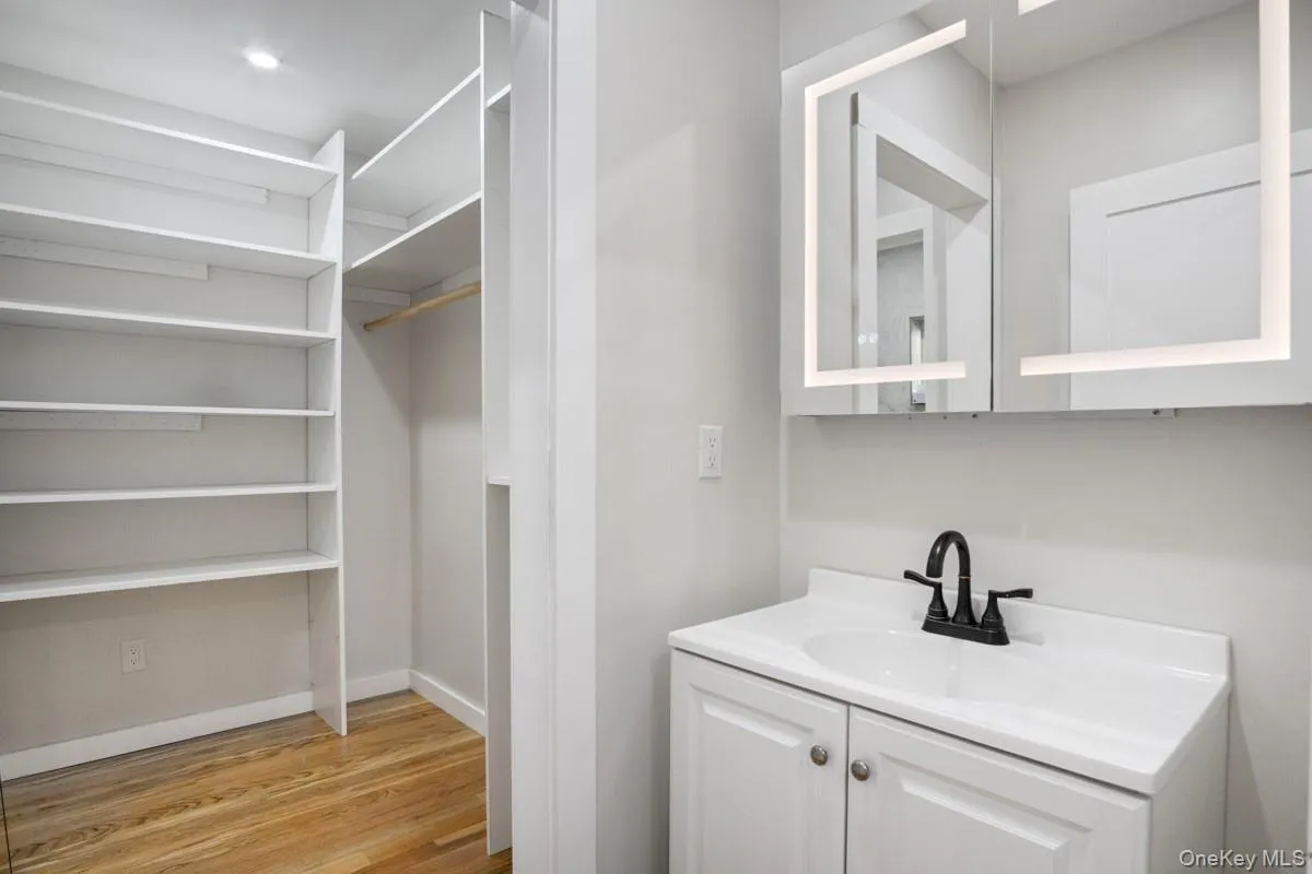 35 Woodcliff Avenue, Thompson, NY, 5 Bedrooms Bedrooms, 9 Rooms Rooms,2 BathroomsBathrooms,Residential,For Rent,Woodcliff,0,976063 35 Woodcliff Avenue, Thompson, NY, 5 Bedrooms Bedrooms, 9 Rooms Rooms,2 BathroomsBathrooms,Residential,For Rent,Woodcliff,0,976063