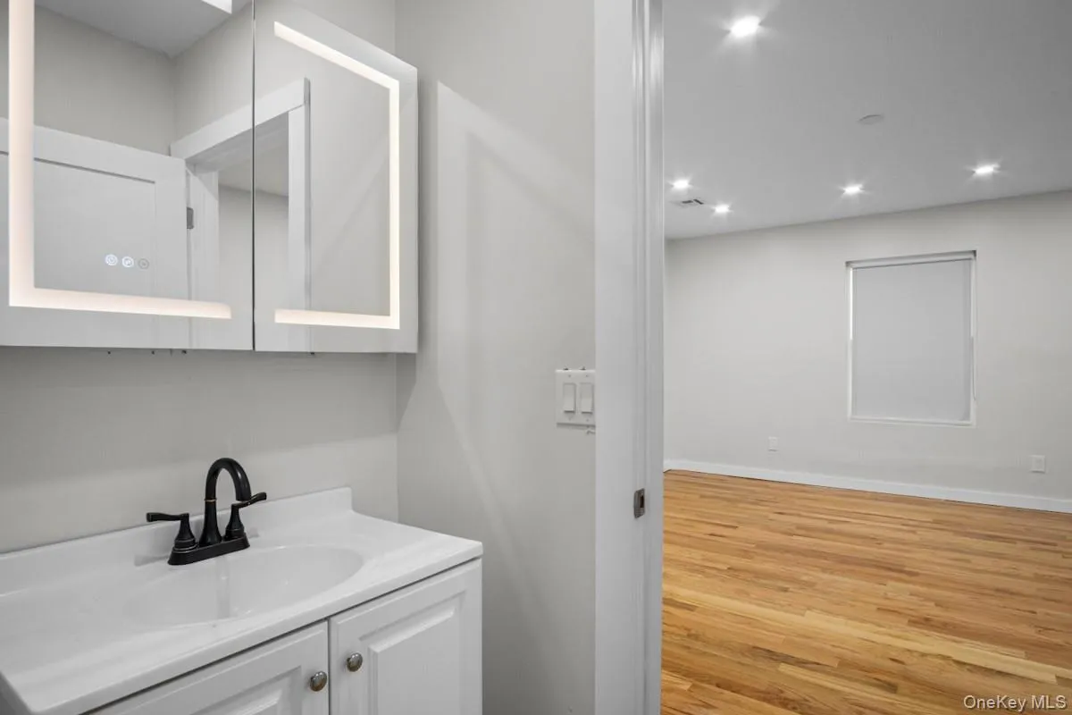 35 Woodcliff Avenue, Thompson, NY, 5 Bedrooms Bedrooms, 9 Rooms Rooms,2 BathroomsBathrooms,Residential,For Rent,Woodcliff,0,976063 35 Woodcliff Avenue, Thompson, NY, 5 Bedrooms Bedrooms, 9 Rooms Rooms,2 BathroomsBathrooms,Residential,For Rent,Woodcliff,0,976063