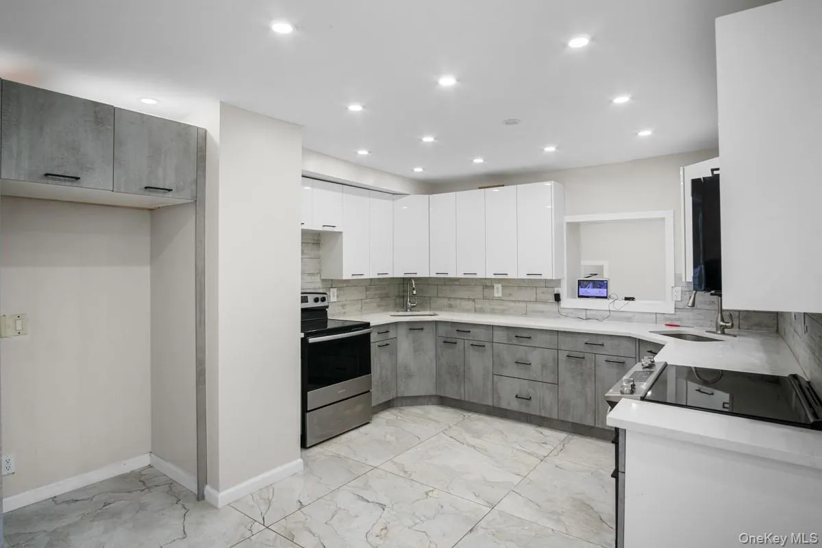 35 Woodcliff Avenue, Thompson, NY, 5 Bedrooms Bedrooms, 9 Rooms Rooms,2 BathroomsBathrooms,Residential,For Rent,Woodcliff,0,976063 35 Woodcliff Avenue, Thompson, NY, 5 Bedrooms Bedrooms, 9 Rooms Rooms,2 BathroomsBathrooms,Residential,For Rent,Woodcliff,0,976063