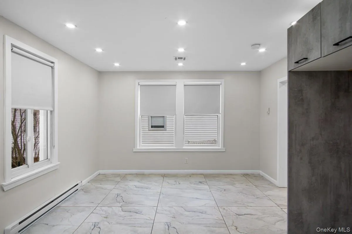 35 Woodcliff Avenue, Thompson, NY, 5 Bedrooms Bedrooms, 9 Rooms Rooms,2 BathroomsBathrooms,Residential,For Rent,Woodcliff,0,976063 35 Woodcliff Avenue, Thompson, NY, 5 Bedrooms Bedrooms, 9 Rooms Rooms,2 BathroomsBathrooms,Residential,For Rent,Woodcliff,0,976063