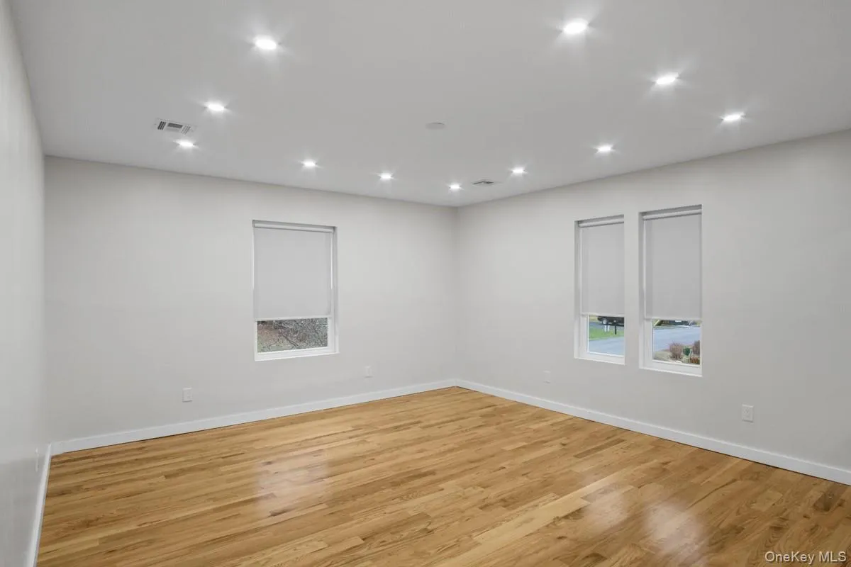 35 Woodcliff Avenue, Thompson, NY, 5 Bedrooms Bedrooms, 9 Rooms Rooms,2 BathroomsBathrooms,Residential,For Rent,Woodcliff,0,976063 35 Woodcliff Avenue, Thompson, NY, 5 Bedrooms Bedrooms, 9 Rooms Rooms,2 BathroomsBathrooms,Residential,For Rent,Woodcliff,0,976063
