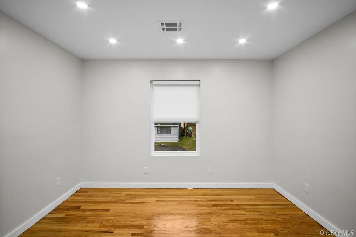 35 Woodcliff Avenue, Thompson, NY, 5 Bedrooms Bedrooms, 9 Rooms Rooms,2 BathroomsBathrooms,Residential,For Rent,Woodcliff,0,976063 35 Woodcliff Avenue, Thompson, NY, 5 Bedrooms Bedrooms, 9 Rooms Rooms,2 BathroomsBathrooms,Residential,For Rent,Woodcliff,0,976063