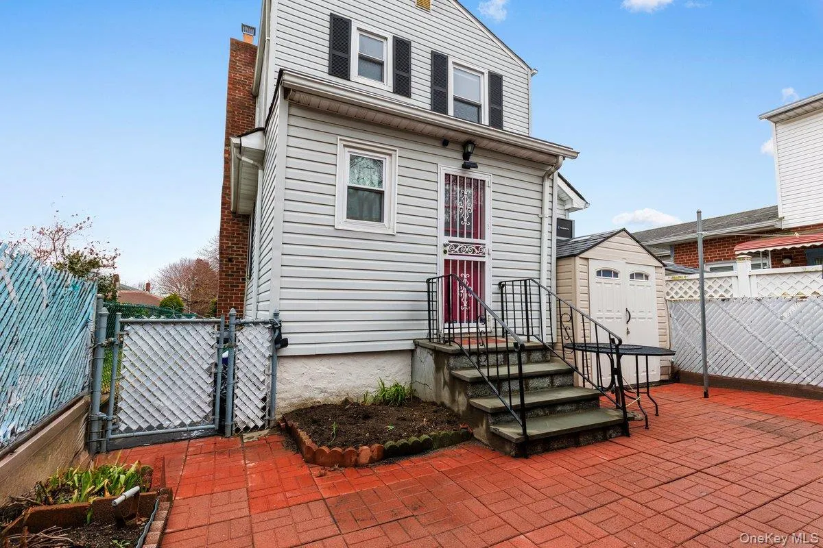 285 First Street, Yonkers, NY, 2 Bedrooms Bedrooms, 8 Rooms Rooms,1 BathroomBathrooms,Residential Sale,For Rent,First,0,976078 285 First Street, Yonkers, NY, 2 Bedrooms Bedrooms, 8 Rooms Rooms,1 BathroomBathrooms,Residential Sale,For Rent,First,0,976078