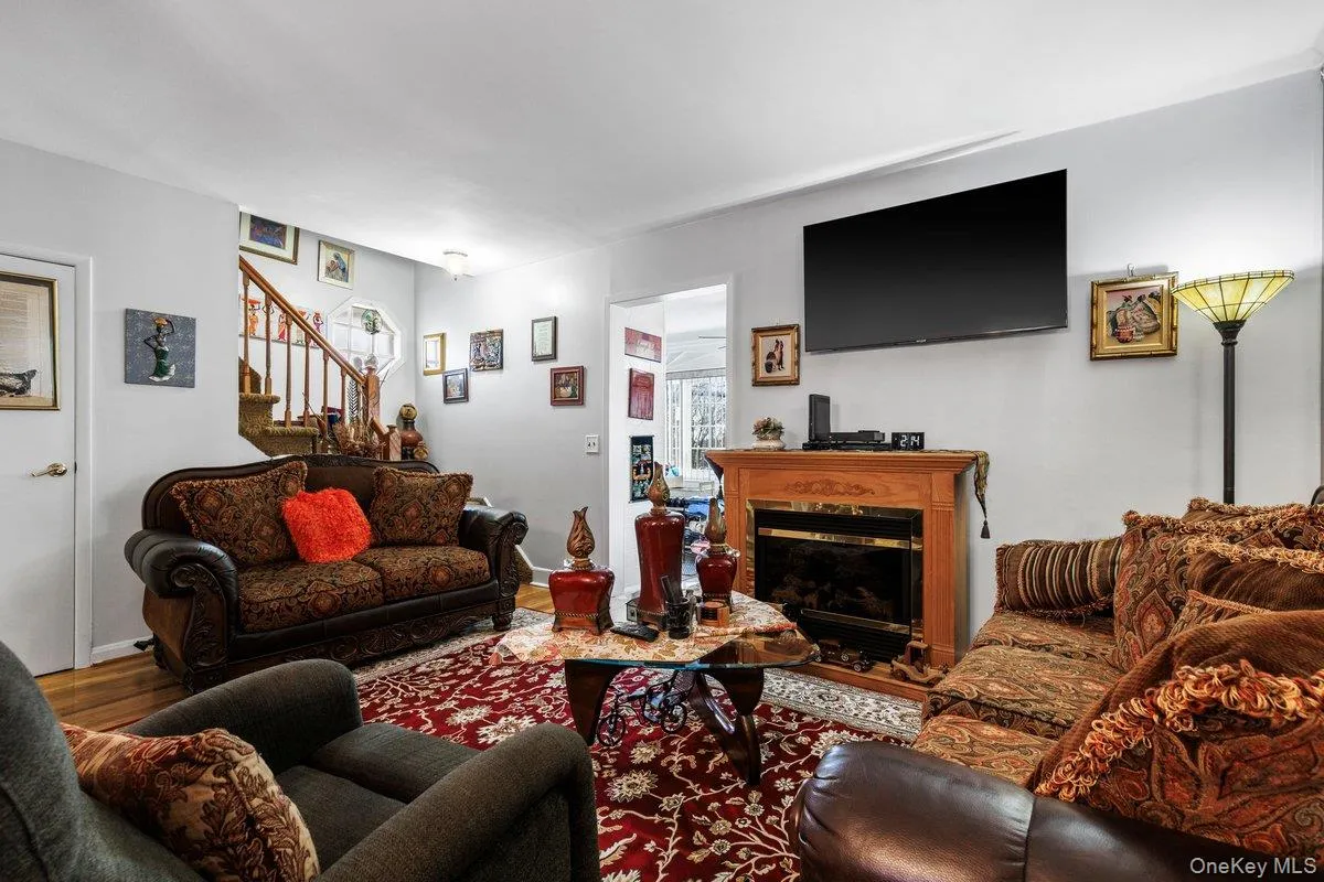 285 First Street, Yonkers, NY, 2 Bedrooms Bedrooms, 8 Rooms Rooms,1 BathroomBathrooms,Residential Sale,For Rent,First,0,976078 285 First Street, Yonkers, NY, 2 Bedrooms Bedrooms, 8 Rooms Rooms,1 BathroomBathrooms,Residential Sale,For Rent,First,0,976078