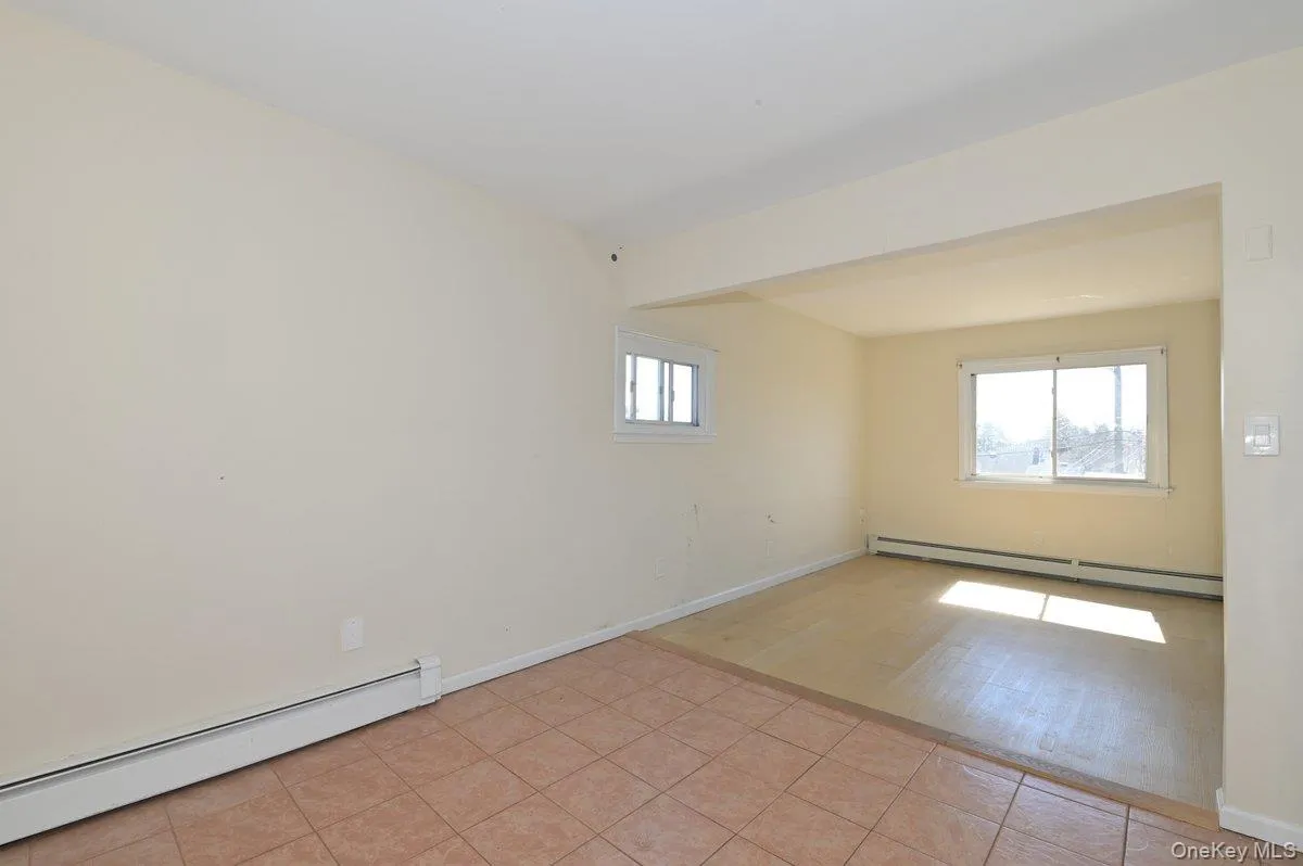 313 Warren Street, West Babylon, NY, 6 Bedrooms Bedrooms, 10 Rooms Rooms,2 BathroomsBathrooms,Residential,For Rent,Warren,0,976081 313 Warren Street, West Babylon, NY, 6 Bedrooms Bedrooms, 10 Rooms Rooms,2 BathroomsBathrooms,Residential,For Rent,Warren,0,976081