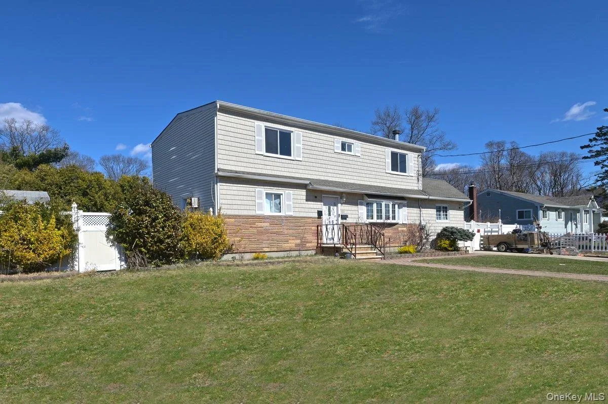 313 Warren Street, West Babylon, NY, 6 Bedrooms Bedrooms, 10 Rooms Rooms,2 BathroomsBathrooms,Residential,For Rent,Warren,0,976081 313 Warren Street, West Babylon, NY, 6 Bedrooms Bedrooms, 10 Rooms Rooms,2 BathroomsBathrooms,Residential,For Rent,Warren,0,976081