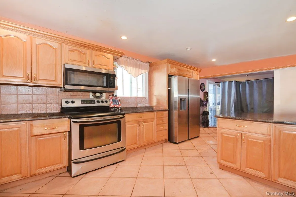 313 Warren Street, West Babylon, NY, 6 Bedrooms Bedrooms, 10 Rooms Rooms,2 BathroomsBathrooms,Residential,For Rent,Warren,0,976081 313 Warren Street, West Babylon, NY, 6 Bedrooms Bedrooms, 10 Rooms Rooms,2 BathroomsBathrooms,Residential,For Rent,Warren,0,976081