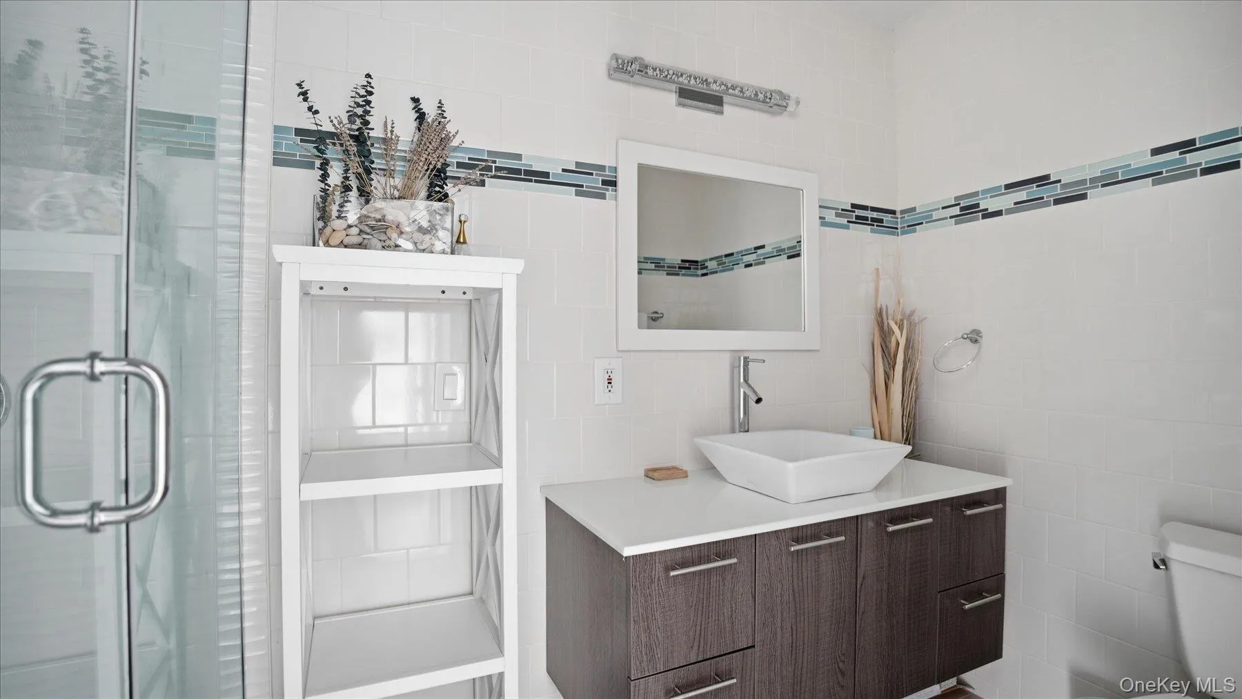 281 Dune Road Unit 16b, Southampton, New York 11978