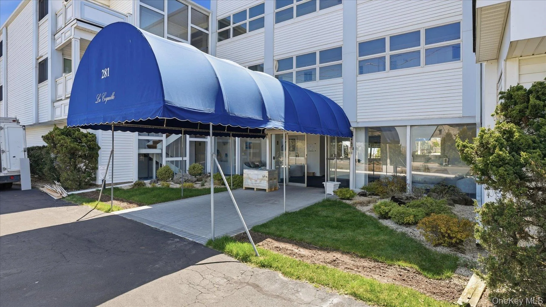 281 Dune Road Unit 16b, Southampton, New York 11978