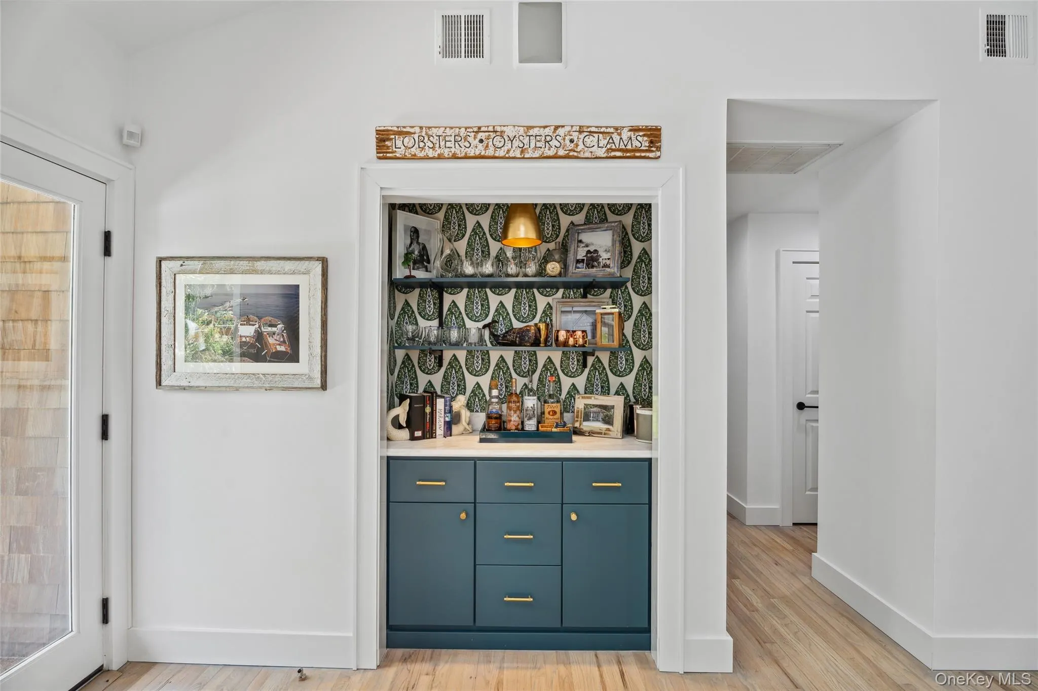42 Oak Street, Southampton, NY, 3 Bedrooms Bedrooms, 7 Rooms Rooms,2 BathroomsBathrooms,Residential Lease,For Rent,Oak,0,976135 42 Oak Street, Southampton, NY, 3 Bedrooms Bedrooms, 7 Rooms Rooms,2 BathroomsBathrooms,Residential Lease,For Rent,Oak,0,976135