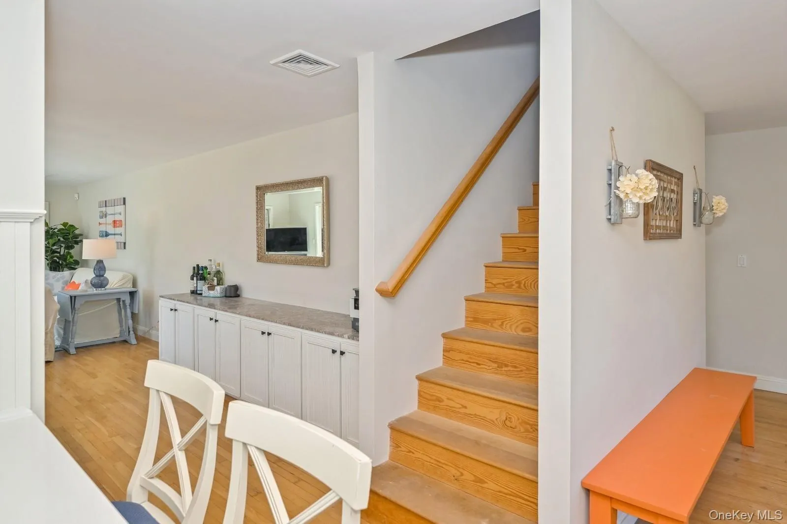 16 Hildreth Road, Southampton, NY, 4 Bedrooms Bedrooms, 7 Rooms Rooms,2 BathroomsBathrooms,Residential Lease,For Rent,Hildreth,0,976145 16 Hildreth Road, Southampton, NY, 4 Bedrooms Bedrooms, 7 Rooms Rooms,2 BathroomsBathrooms,Residential Lease,For Rent,Hildreth,0,976145