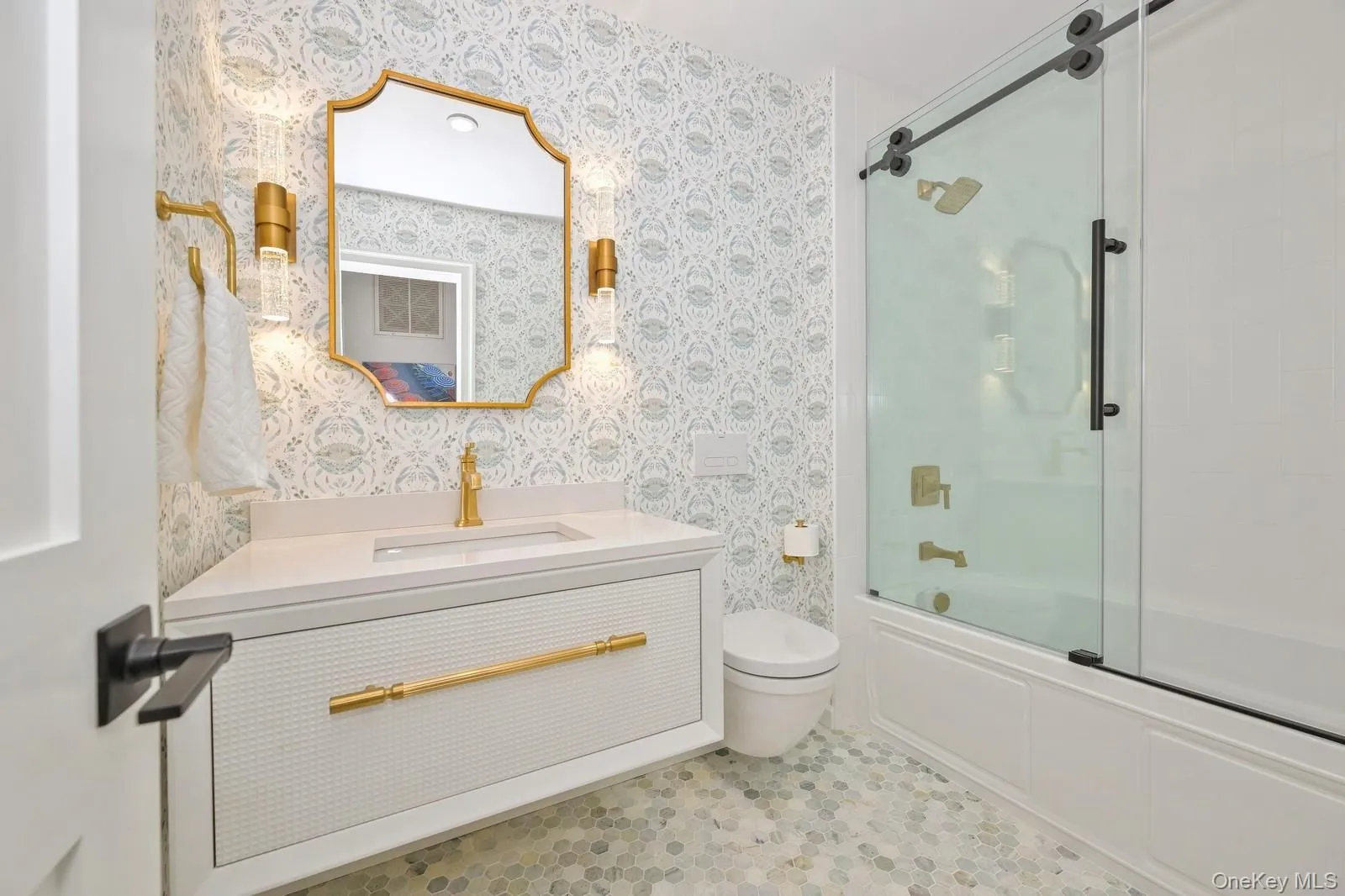 16 Hildreth Road, Southampton, NY, 3 Bedrooms Bedrooms, 7 Rooms Rooms,2 BathroomsBathrooms,Residential Lease,For Rent,Hildreth,0,976145 16 Hildreth Road, Southampton, NY, 3 Bedrooms Bedrooms, 7 Rooms Rooms,2 BathroomsBathrooms,Residential Lease,For Rent,Hildreth,0,976145