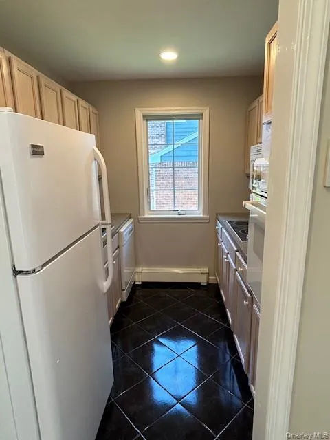4 Orton Drive, Huntington, NY, 1 Bedroom Bedrooms, 3 Rooms Rooms,1 BathroomBathrooms,Residential Lease,For Rent,Orton,0,976148 4 Orton Drive, Huntington, NY, 1 Bedroom Bedrooms, 3 Rooms Rooms,1 BathroomBathrooms,Residential Lease,For Rent,Orton,0,976148