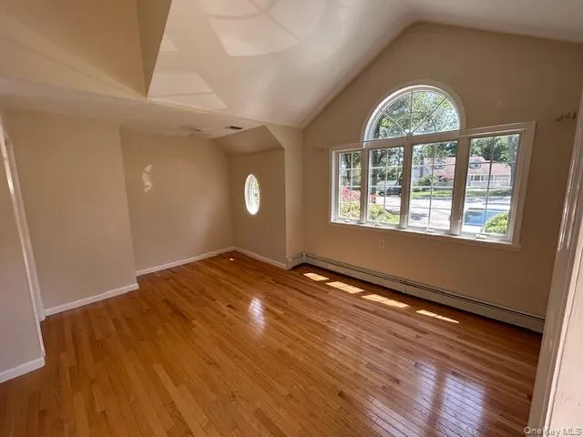 4 Orton Drive, Huntington, NY, 1 Bedroom Bedrooms, 3 Rooms Rooms,1 BathroomBathrooms,Residential Lease,For Rent,Orton,0,976148 4 Orton Drive, Huntington, NY, 1 Bedroom Bedrooms, 3 Rooms Rooms,1 BathroomBathrooms,Residential Lease,For Rent,Orton,0,976148