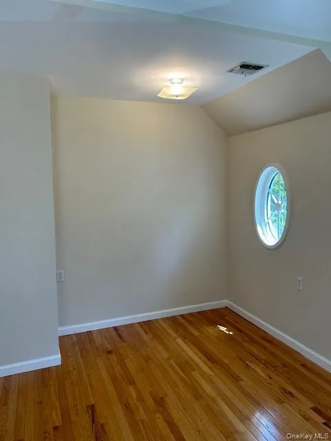 4 Orton Drive, Huntington, NY, 1 Bedroom Bedrooms, 3 Rooms Rooms,1 BathroomBathrooms,Residential Lease,For Rent,Orton,0,976148 4 Orton Drive, Huntington, NY, 1 Bedroom Bedrooms, 3 Rooms Rooms,1 BathroomBathrooms,Residential Lease,For Rent,Orton,0,976148