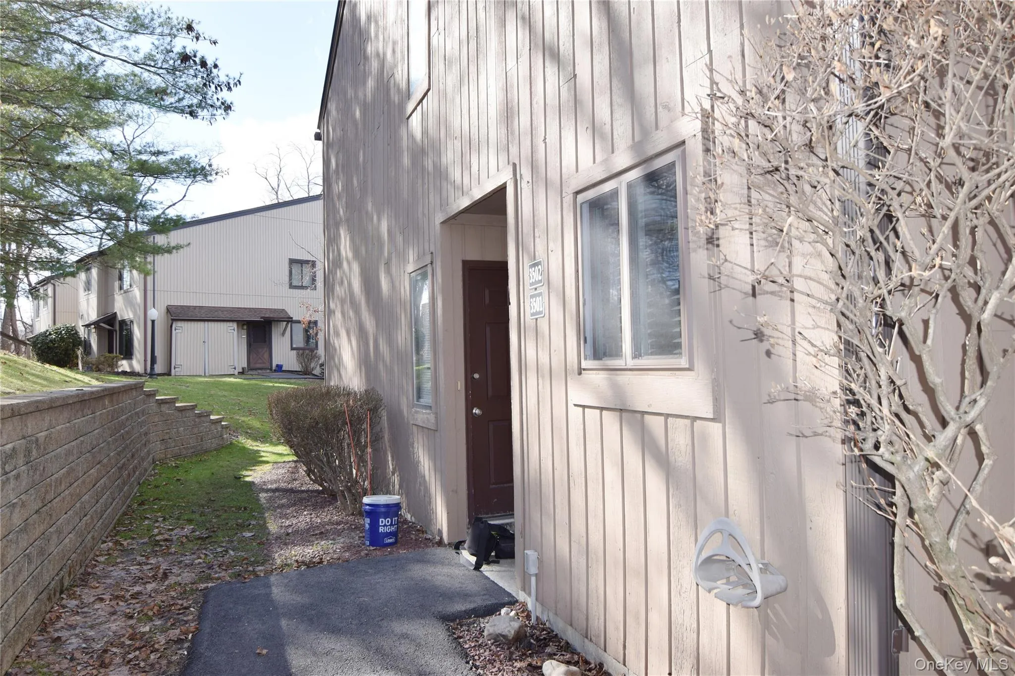 End unit entryway to 3502 Fox Lane End unit entryway to 3502 Fox Lane