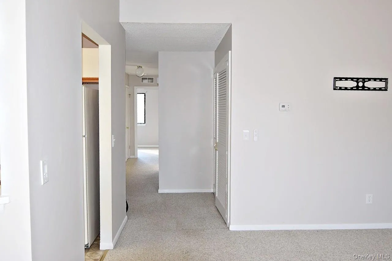 Open Floorplan. Directly across from the kitchen Open Floorplan. Directly across from the kitchen