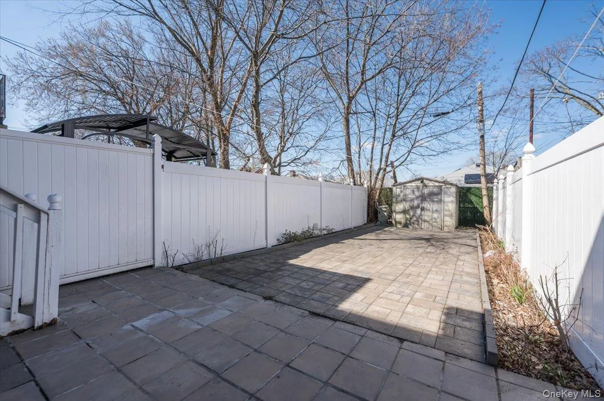 2515 Eastchester Road, New York, NY, 4 Bedrooms Bedrooms, 6 Rooms Rooms,2 BathroomsBathrooms,Residential,For Rent,Eastchester,0,976172 2515 Eastchester Road, New York, NY, 4 Bedrooms Bedrooms, 6 Rooms Rooms,2 BathroomsBathrooms,Residential,For Rent,Eastchester,0,976172
