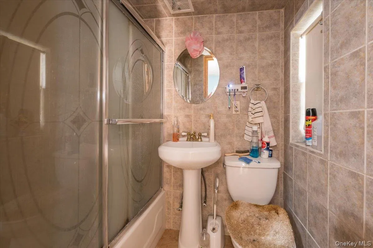 2515 Eastchester Road, New York, NY, 4 Bedrooms Bedrooms, 6 Rooms Rooms,2 BathroomsBathrooms,Residential,For Rent,Eastchester,0,976172 2515 Eastchester Road, New York, NY, 4 Bedrooms Bedrooms, 6 Rooms Rooms,2 BathroomsBathrooms,Residential,For Rent,Eastchester,0,976172