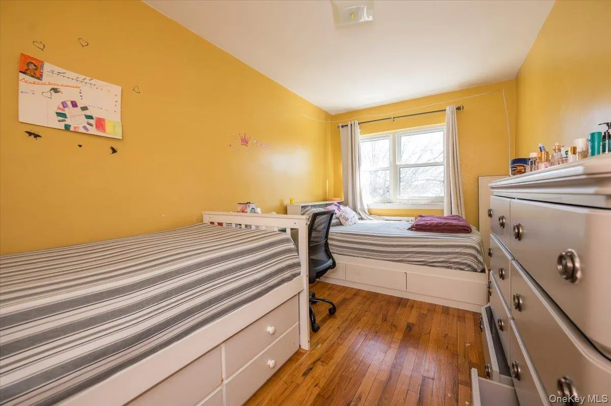 2515 Eastchester Road, New York, NY, 4 Bedrooms Bedrooms, 6 Rooms Rooms,2 BathroomsBathrooms,Residential,For Rent,Eastchester,0,976172 2515 Eastchester Road, New York, NY, 4 Bedrooms Bedrooms, 6 Rooms Rooms,2 BathroomsBathrooms,Residential,For Rent,Eastchester,0,976172