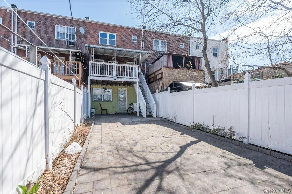 2515 Eastchester Road, New York, NY, 4 Bedrooms Bedrooms, 6 Rooms Rooms,2 BathroomsBathrooms,Residential,For Rent,Eastchester,0,976172 2515 Eastchester Road, New York, NY, 4 Bedrooms Bedrooms, 6 Rooms Rooms,2 BathroomsBathrooms,Residential,For Rent,Eastchester,0,976172