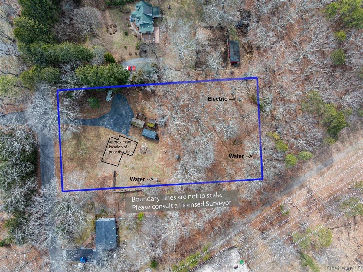 View of property lines (approximate) showing location of previous house. View of property lines (approximate) showing location of previous house.