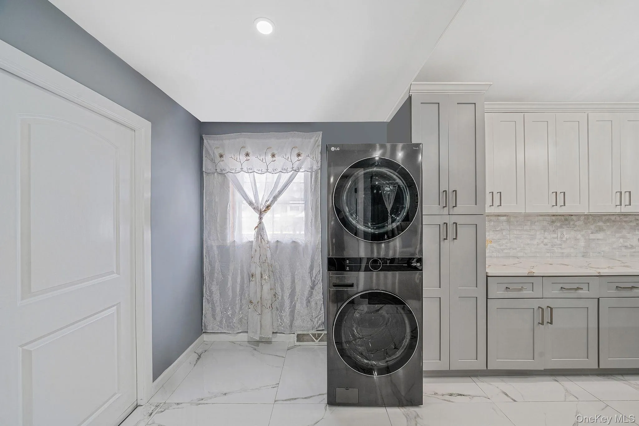 158 Mohawk Street, Islip, NY, 2 Bedrooms Bedrooms, 5 Rooms Rooms,1 BathroomBathrooms,Residential Lease,For Rent,Mohawk,0,976189 158 Mohawk Street, Islip, NY, 2 Bedrooms Bedrooms, 5 Rooms Rooms,1 BathroomBathrooms,Residential Lease,For Rent,Mohawk,0,976189