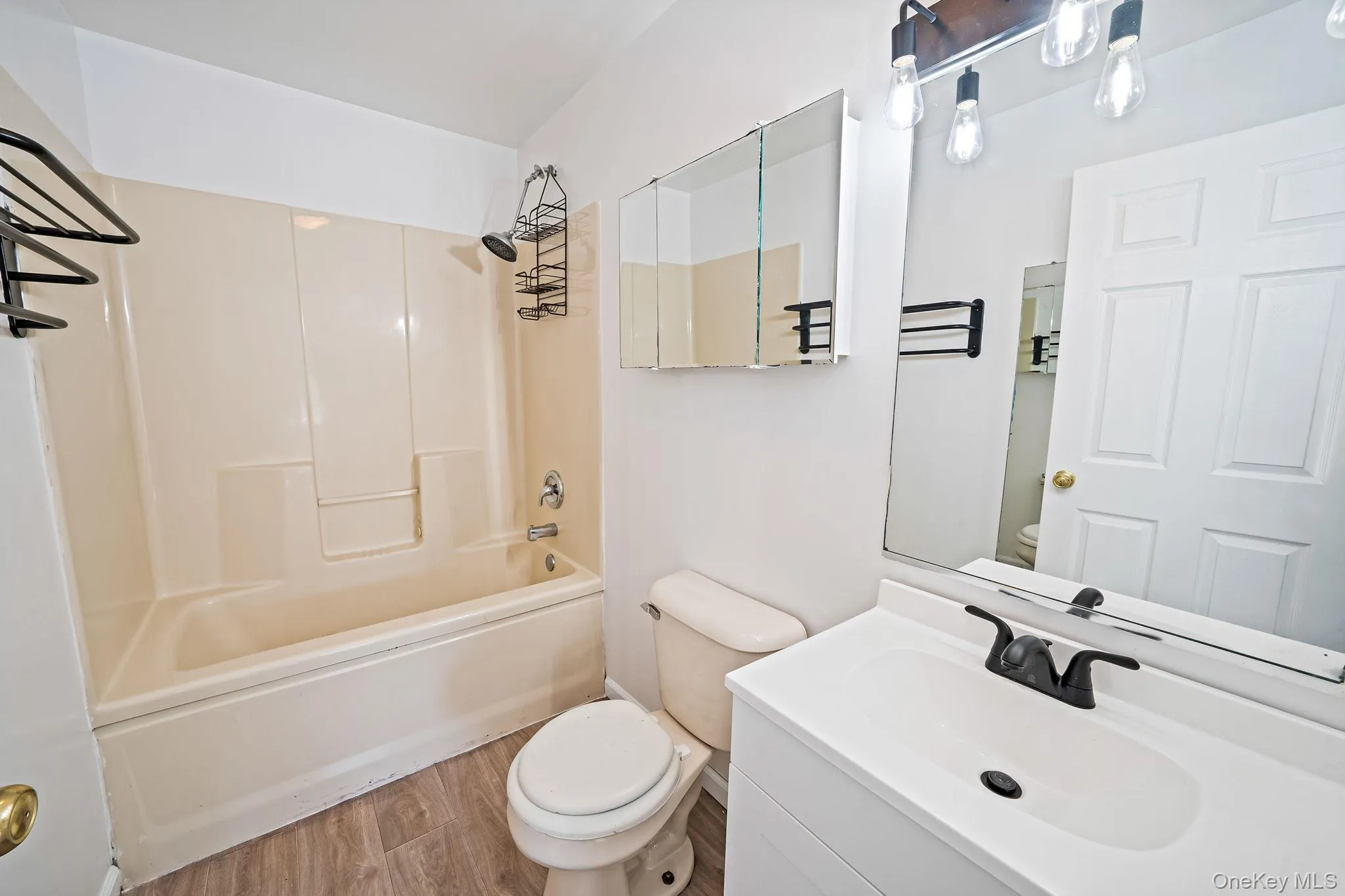 272 Harrison Street, Long Beach, NY, 3 Bedrooms Bedrooms, 5 Rooms Rooms,2 BathroomsBathrooms,Residential Lease,For Rent,Harrison,0,976190 272 Harrison Street, Long Beach, NY, 3 Bedrooms Bedrooms, 5 Rooms Rooms,2 BathroomsBathrooms,Residential Lease,For Rent,Harrison,0,976190