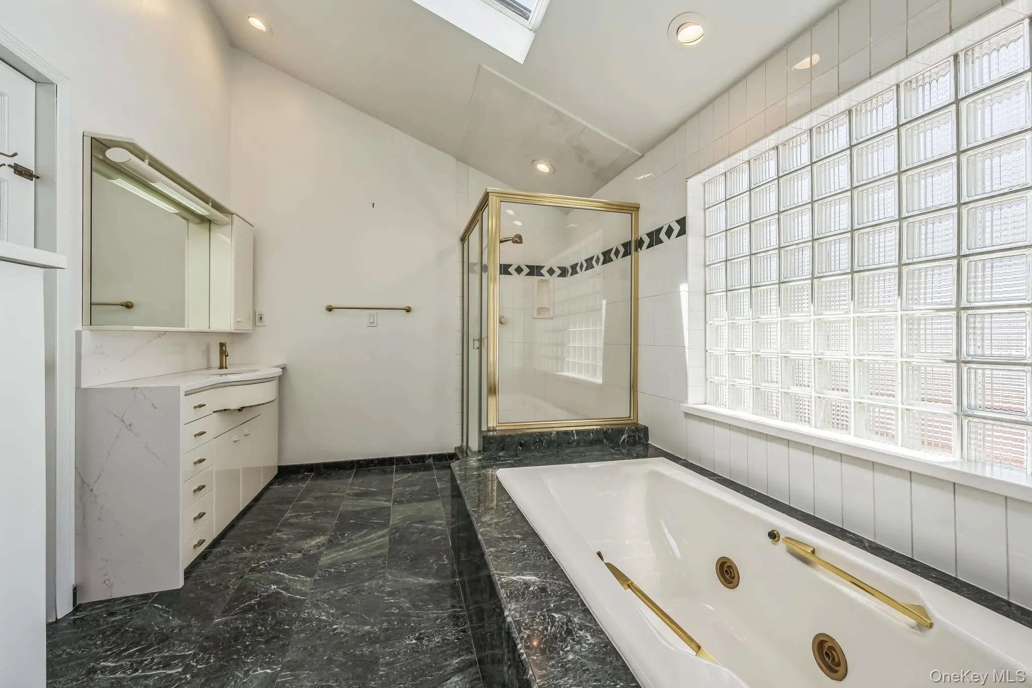 3 Glen Way, Huntington, NY, 4 Bedrooms Bedrooms, 8 Rooms Rooms,2 BathroomsBathrooms,Residential,For Rent,Glen,0,976192 3 Glen Way, Huntington, NY, 4 Bedrooms Bedrooms, 8 Rooms Rooms,2 BathroomsBathrooms,Residential,For Rent,Glen,0,976192