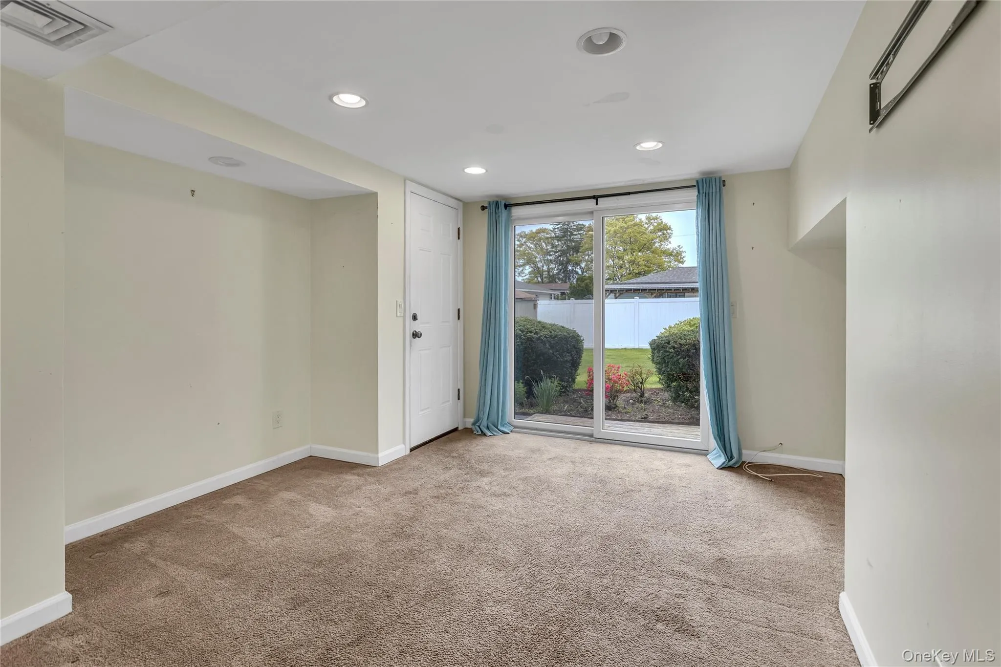 52 Mississippi Avenue, Islip, NY, 4 Bedrooms Bedrooms, 9 Rooms Rooms,2 BathroomsBathrooms,Residential Sale,For Rent,Mississippi,0,976231 52 Mississippi Avenue, Islip, NY, 4 Bedrooms Bedrooms, 9 Rooms Rooms,2 BathroomsBathrooms,Residential Sale,For Rent,Mississippi,0,976231