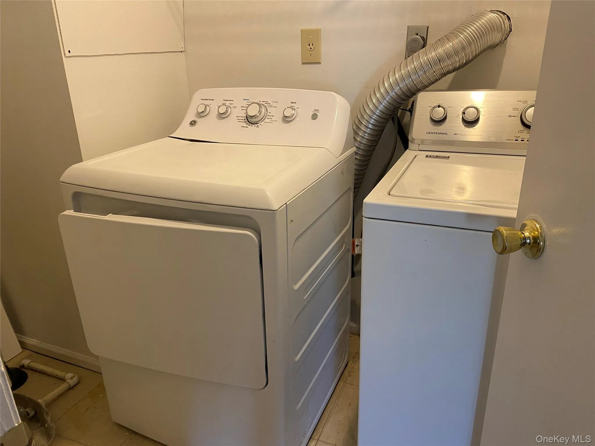 Full size washer/dryer on 2nd floor Full size washer/dryer on 2nd floor