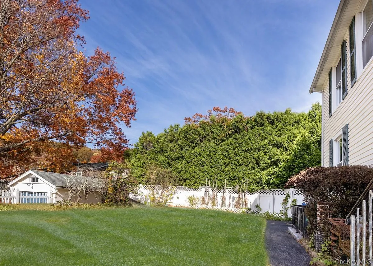 Level yard/detached garage Level yard/detached garage