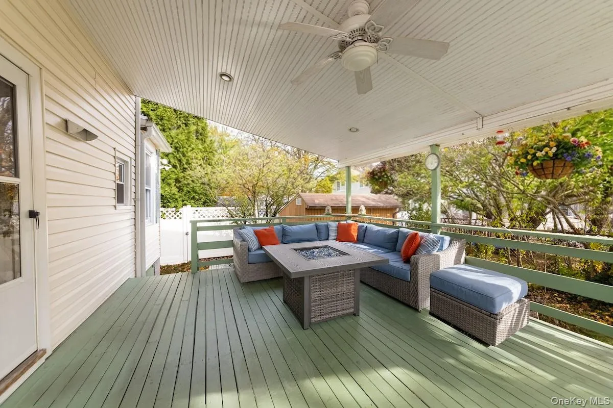 Covered porch Covered porch