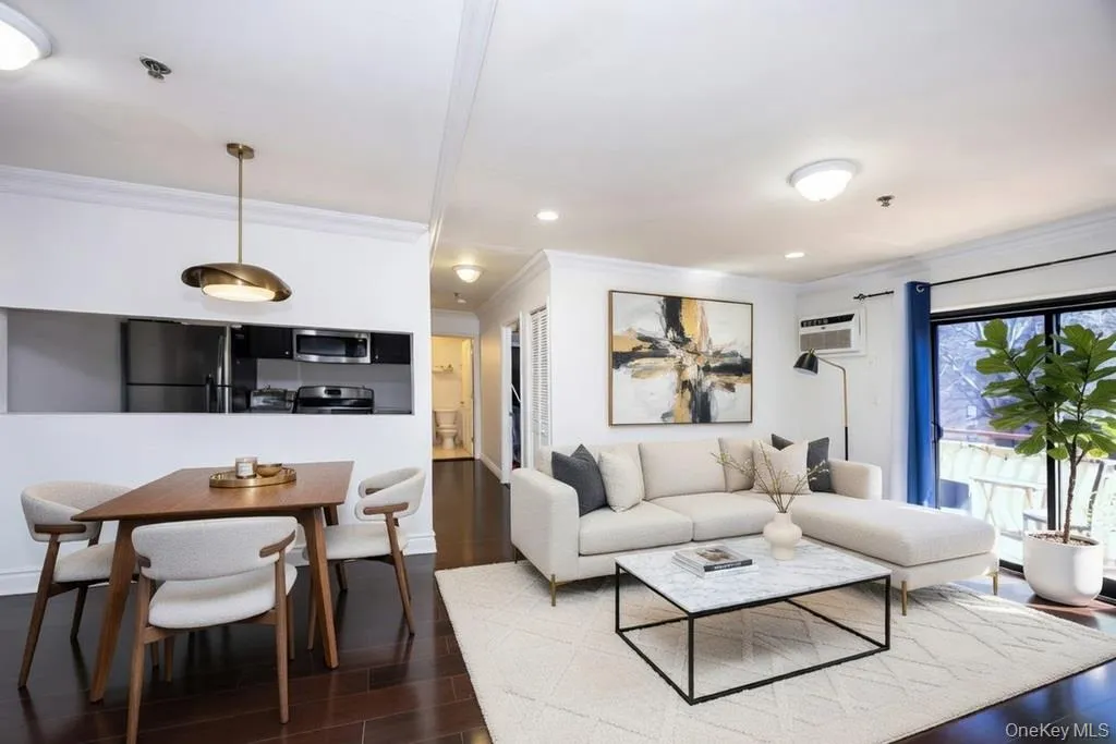 141-16 84th Drive, New York, NY, 2 Bedrooms Bedrooms, 4 Rooms Rooms,2 BathroomsBathrooms,Residential,For Rent,84th,0,976292 141-16 84th Drive, New York, NY, 2 Bedrooms Bedrooms, 4 Rooms Rooms,2 BathroomsBathrooms,Residential,For Rent,84th,0,976292