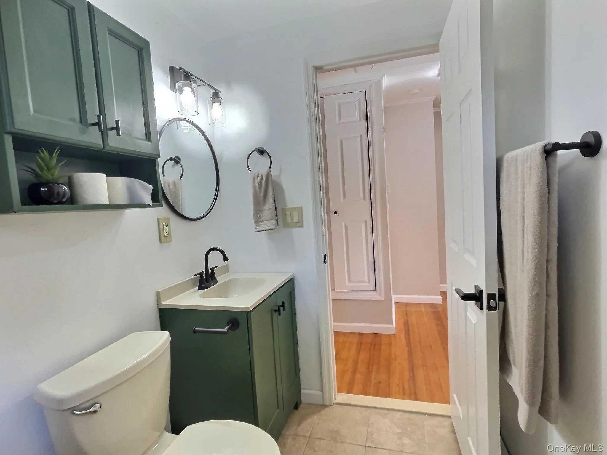 31 Grove Street, Islip, NY, 2 Bedrooms Bedrooms, 5 Rooms Rooms,1 BathroomBathrooms,Residential Lease,For Rent,Grove,0,976326 31 Grove Street, Islip, NY, 2 Bedrooms Bedrooms, 5 Rooms Rooms,1 BathroomBathrooms,Residential Lease,For Rent,Grove,0,976326
