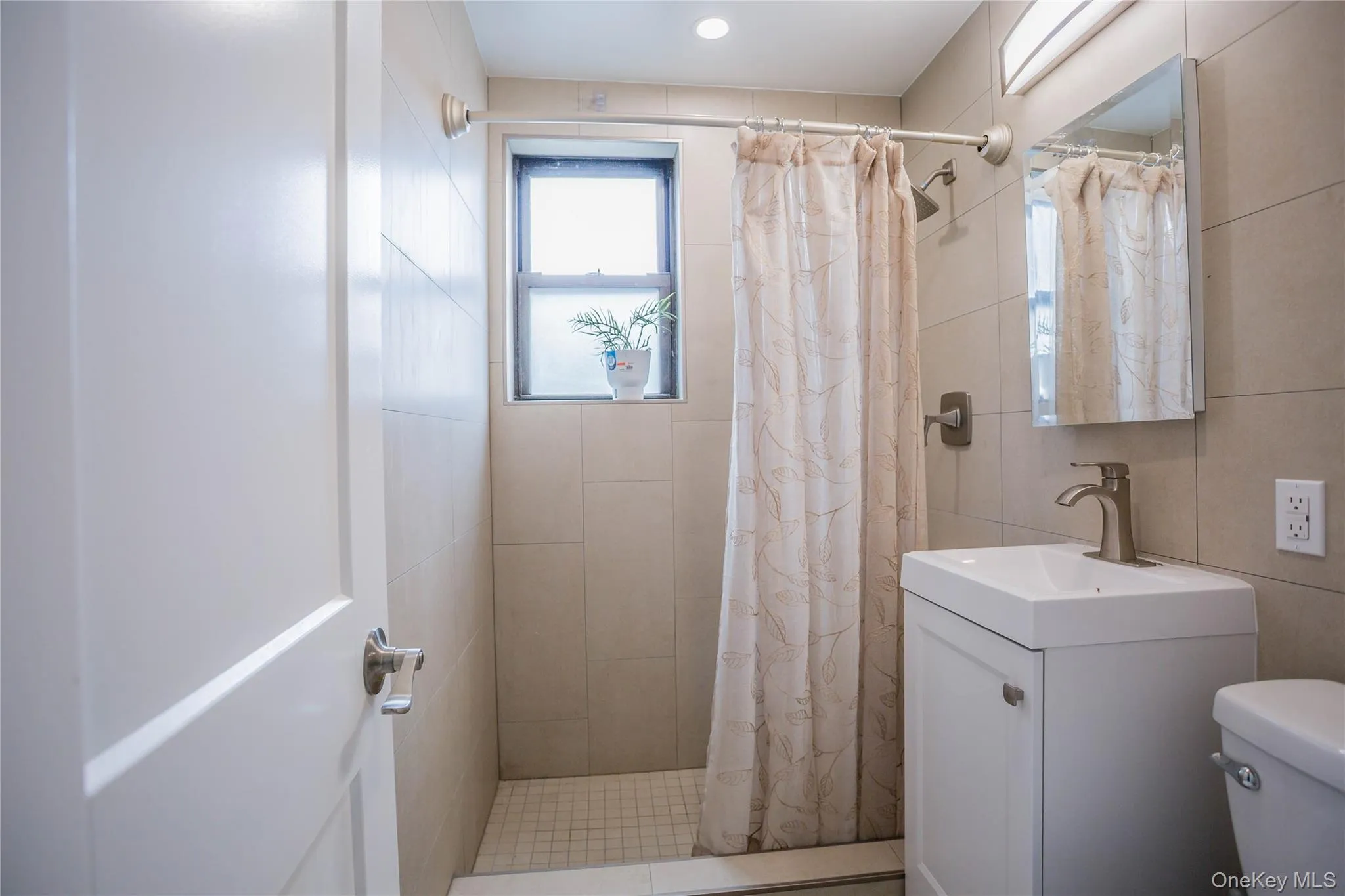 470 Broadway, Long Beach, NY, 3 Rooms Rooms,1 BathroomBathrooms,Residential Lease,For Rent,Broadway,0,976332 470 Broadway, Long Beach, NY, 3 Rooms Rooms,1 BathroomBathrooms,Residential Lease,For Rent,Broadway,0,976332