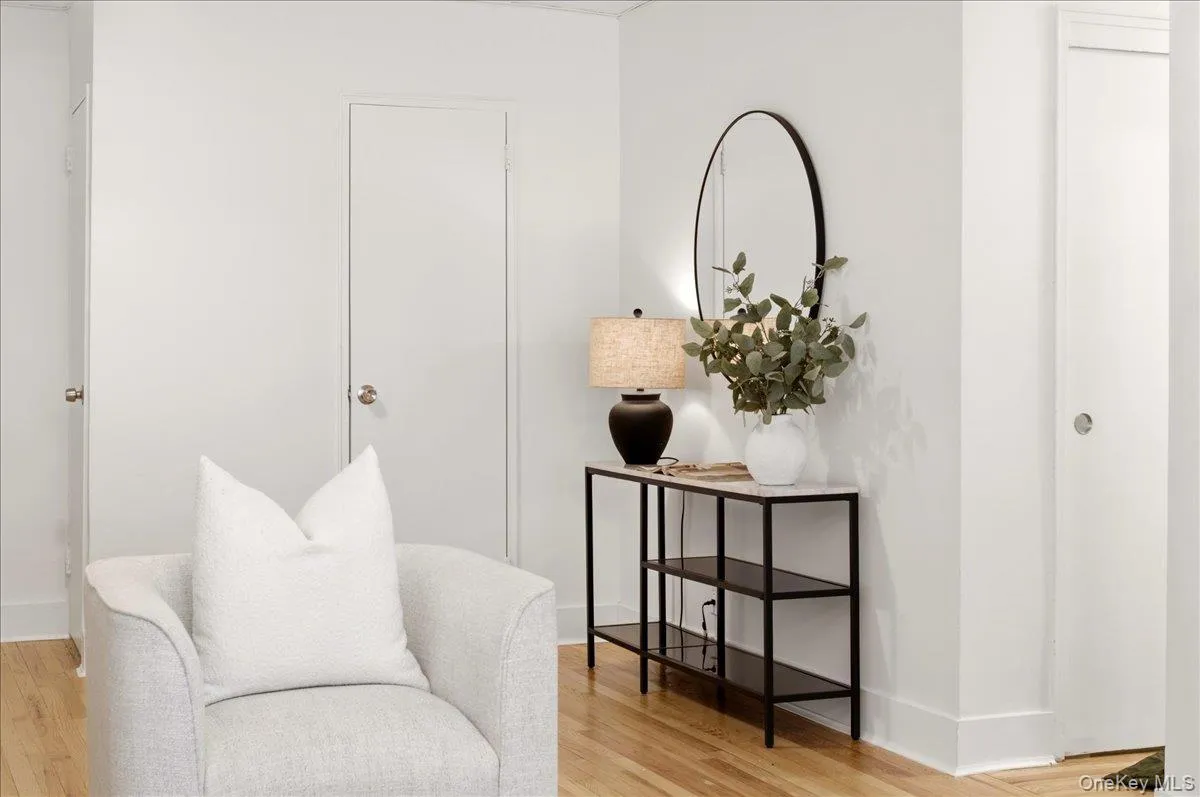 610 Waring Avenue, New York, NY, 2 Bedrooms Bedrooms, 4 Rooms Rooms,1 BathroomBathrooms,Residential Lease,For Rent,Waring,0,976356 610 Waring Avenue, New York, NY, 2 Bedrooms Bedrooms, 4 Rooms Rooms,1 BathroomBathrooms,Residential Lease,For Rent,Waring,0,976356