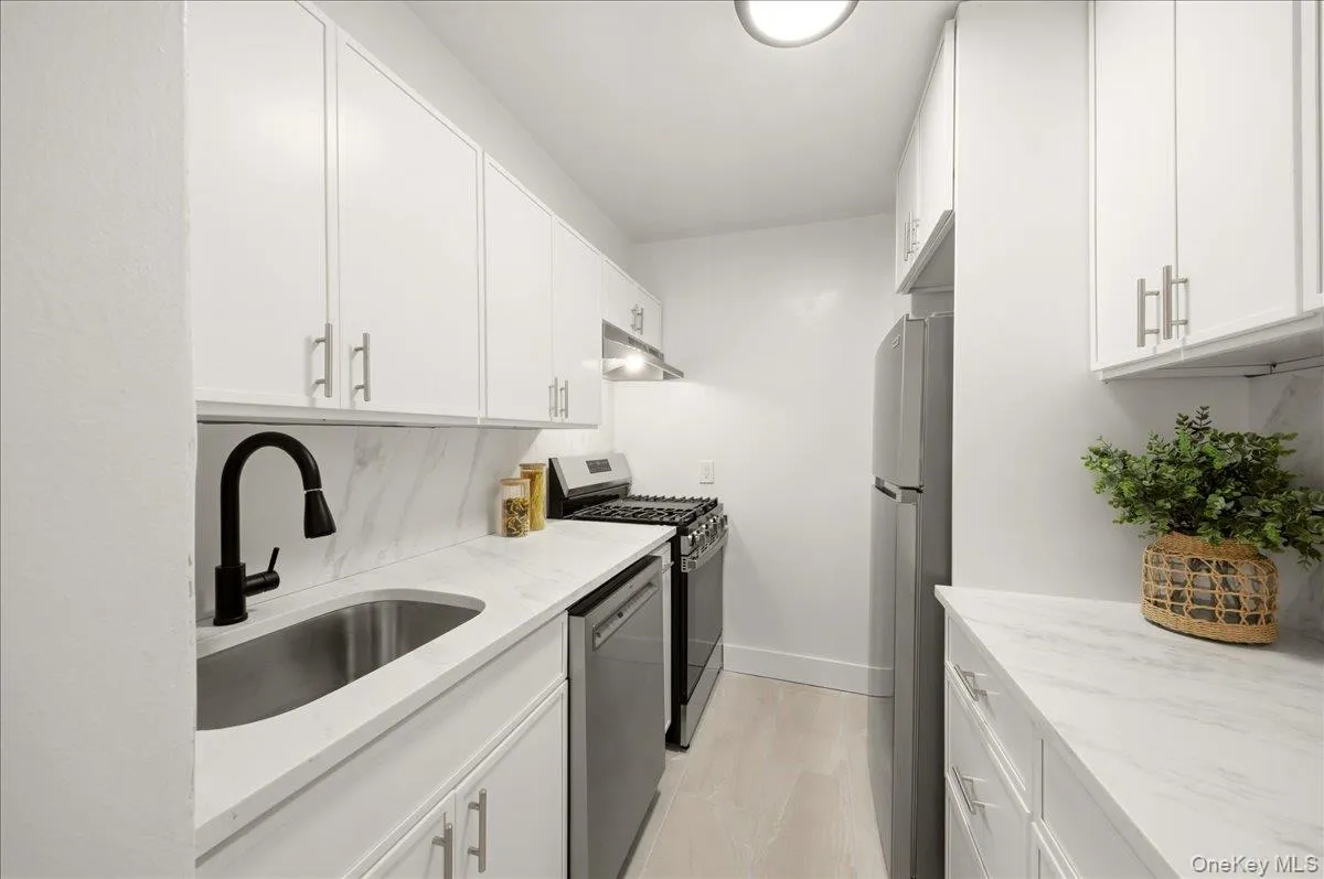 610 Waring Avenue, New York, NY, 2 Bedrooms Bedrooms, 4 Rooms Rooms,1 BathroomBathrooms,Residential Lease,For Rent,Waring,0,976356 610 Waring Avenue, New York, NY, 2 Bedrooms Bedrooms, 4 Rooms Rooms,1 BathroomBathrooms,Residential Lease,For Rent,Waring,0,976356