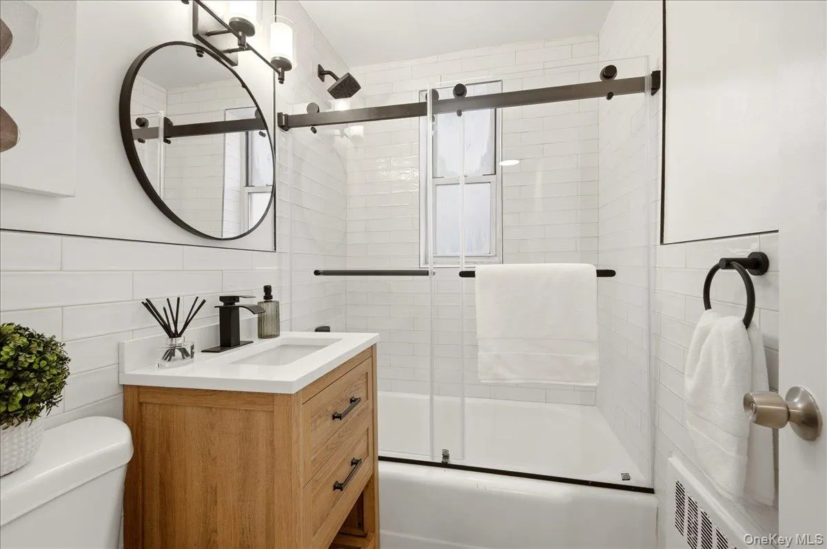 610 Waring Avenue, New York, NY, 2 Bedrooms Bedrooms, 4 Rooms Rooms,1 BathroomBathrooms,Residential Lease,For Rent,Waring,0,976356 610 Waring Avenue, New York, NY, 2 Bedrooms Bedrooms, 4 Rooms Rooms,1 BathroomBathrooms,Residential Lease,For Rent,Waring,0,976356