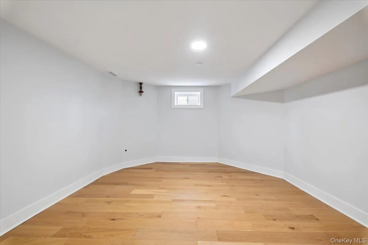 56 Wildey Street, Greenburgh, NY, 2 Bedrooms Bedrooms, 5 Rooms Rooms,1 BathroomBathrooms,Residential Lease,For Rent,Wildey,0,976358 56 Wildey Street, Greenburgh, NY, 2 Bedrooms Bedrooms, 5 Rooms Rooms,1 BathroomBathrooms,Residential Lease,For Rent,Wildey,0,976358