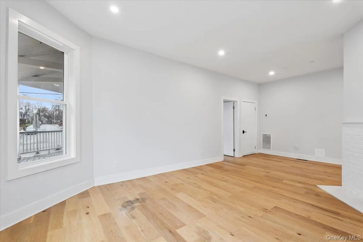 56 Wildey Street, Greenburgh, NY, 2 Bedrooms Bedrooms, 5 Rooms Rooms,1 BathroomBathrooms,Residential Lease,For Rent,Wildey,0,976358 56 Wildey Street, Greenburgh, NY, 2 Bedrooms Bedrooms, 5 Rooms Rooms,1 BathroomBathrooms,Residential Lease,For Rent,Wildey,0,976358